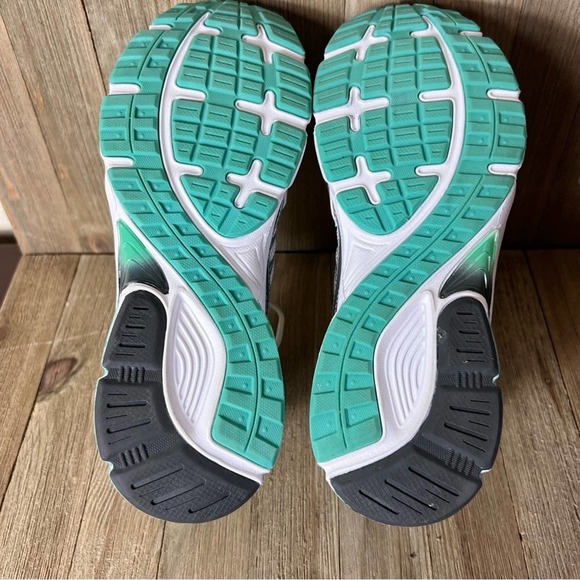 Champion Women’s Running Sneakers - Picture 6 of 9